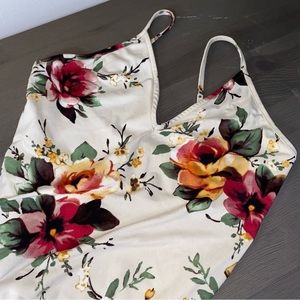 Floral Bodysuit 🌸 Size M/L